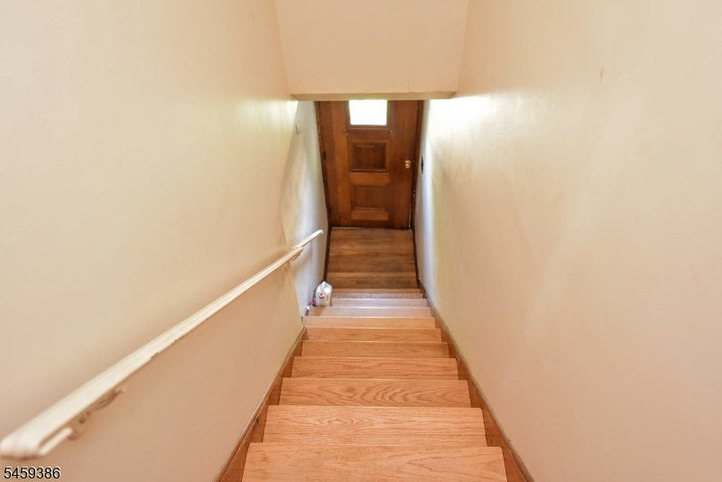 27 Hillcrest Ave Property Photo 16