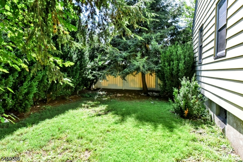 27 Hillcrest Ave Property Photo 26