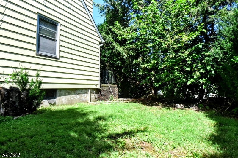 27 Hillcrest Ave Property Photo 27