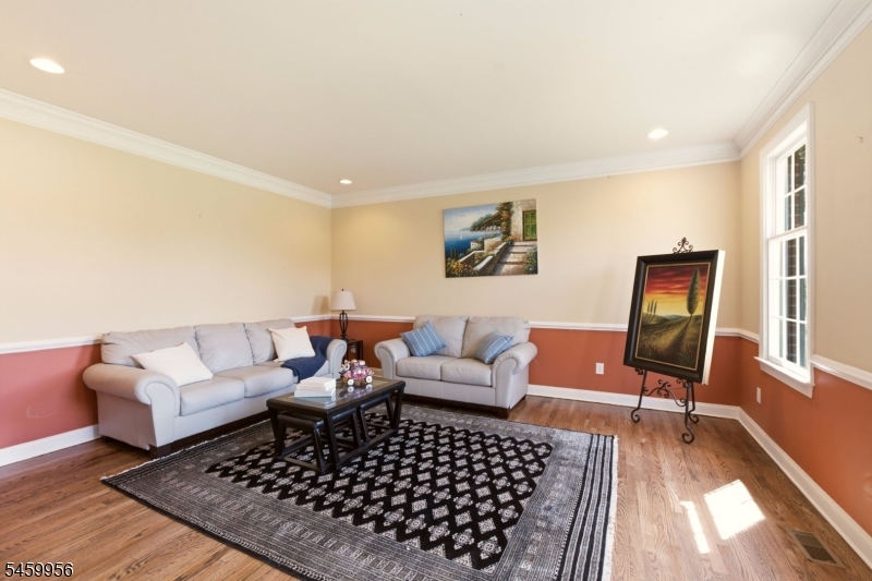 3 Longbow Ter Property Photo 5