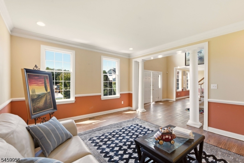 3 Longbow Ter Property Photo 6