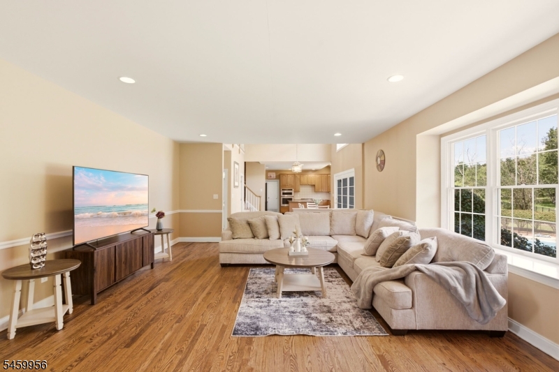 3 Longbow Ter Property Photo 10