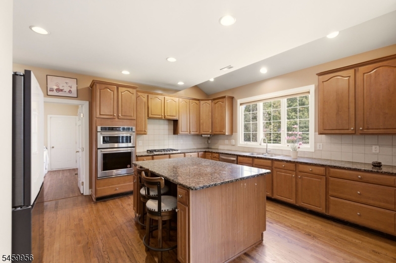 3 Longbow Ter Property Photo 14