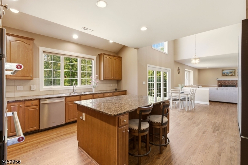 3 Longbow Ter Property Photo 15