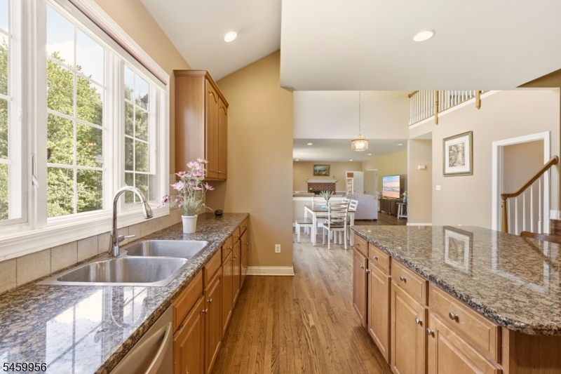 3 Longbow Ter Property Photo 17