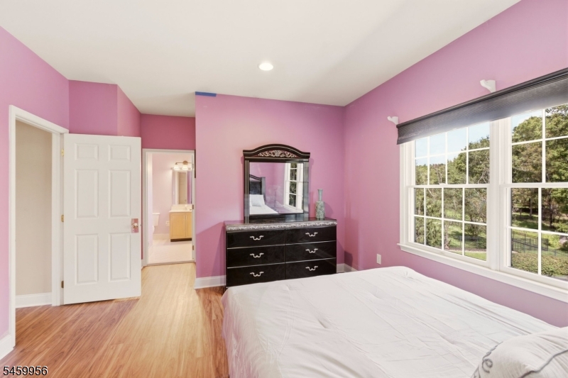 3 Longbow Ter Property Photo 28