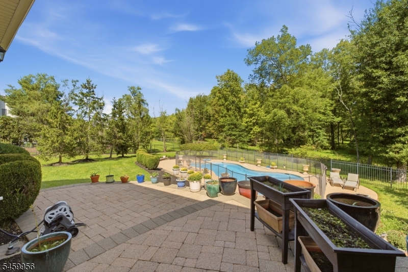 3 Longbow Ter Property Photo 39
