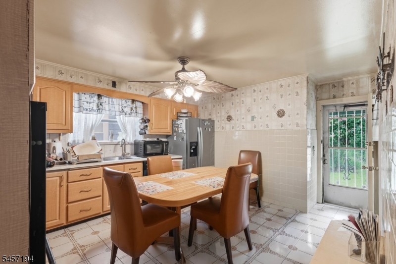 132 Elm St Property Photo 4