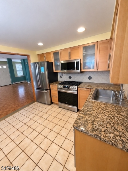 649 W Grand Ave 101 Property Photo 8