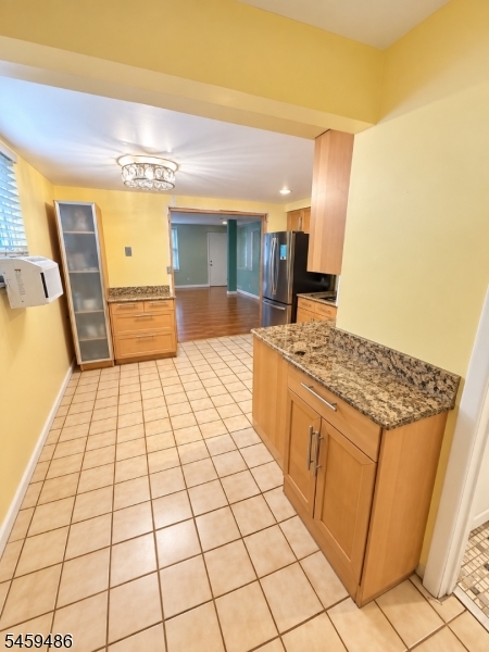 649 W Grand Ave 101 Property Photo 10