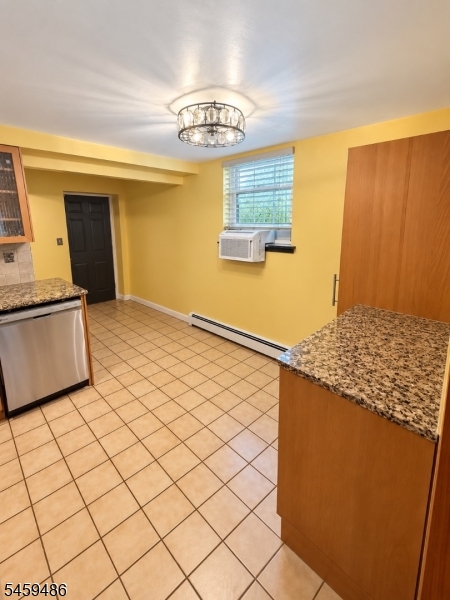 649 W Grand Ave 101 Property Photo 11