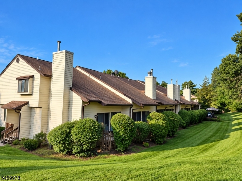 1 Oriole Ter Property Photo 2