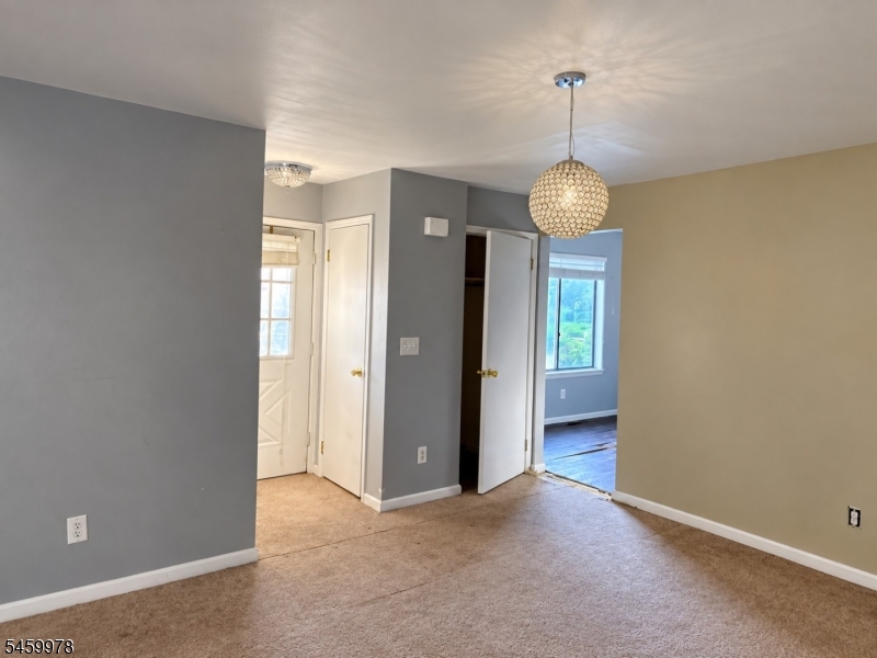 1 Oriole Ter Property Photo 3