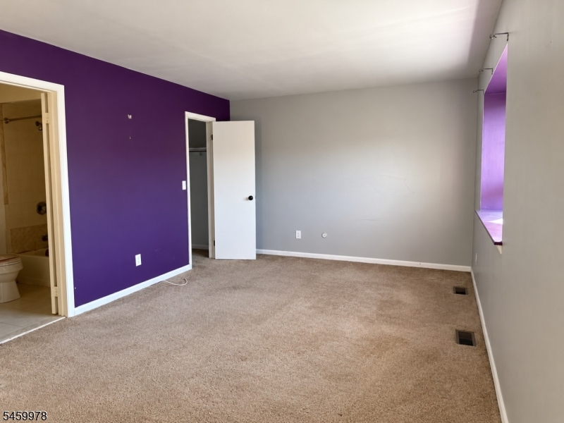 1 Oriole Ter Property Photo 11