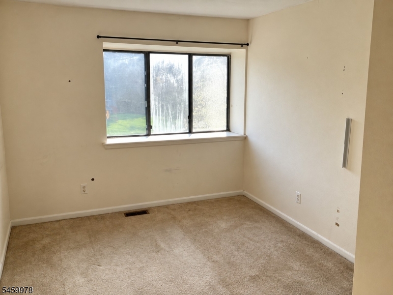 1 Oriole Ter Property Photo 12