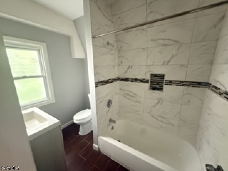 231 Amherst St Property Photo 4