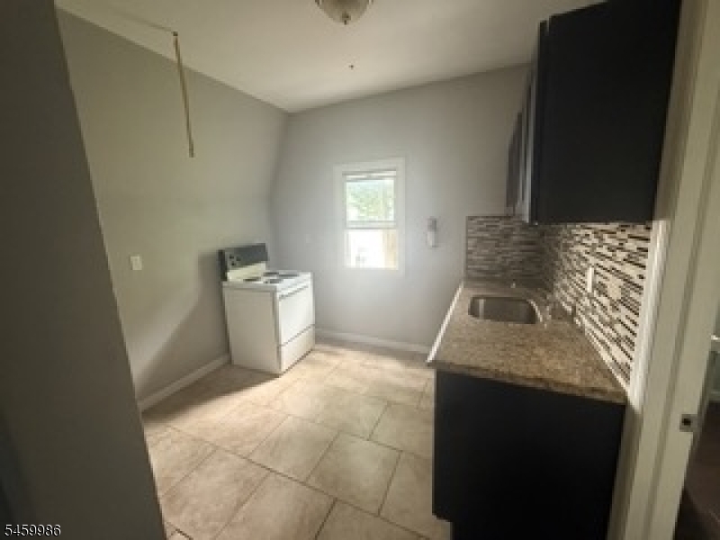 231 Amherst St Property Photo 6