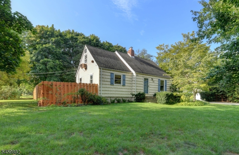 39 Sunset Rd Property Photo 2