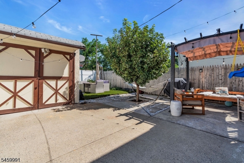 282 Alpine St Property Photo 12
