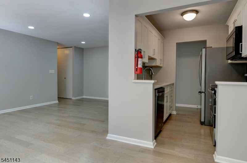 100 Pierson Miller Dr F12 Property Photo 13