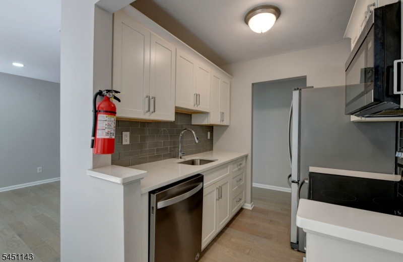 100 Pierson Miller Dr F12 Property Photo 15