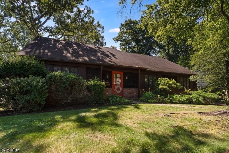 18 Tree Top Dr Property Photo 1