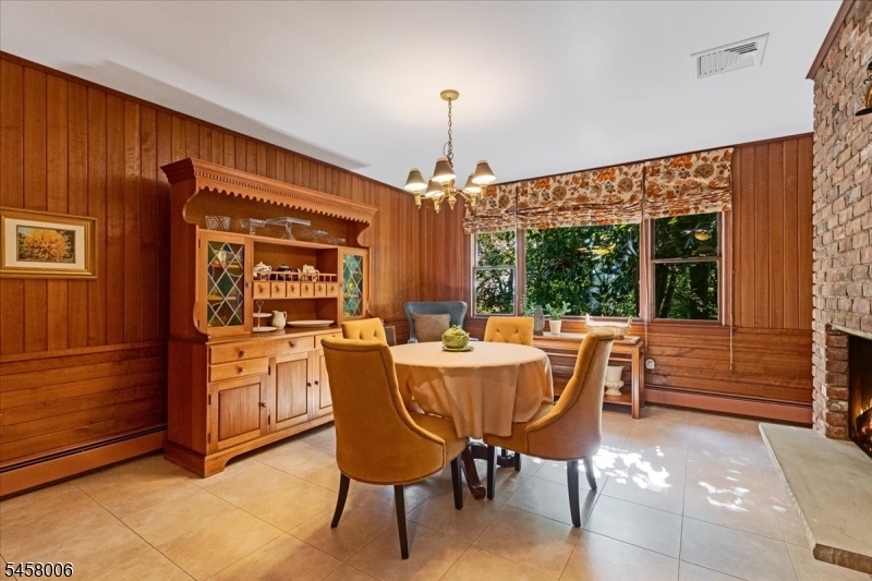 18 Tree Top Dr Property Photo 4