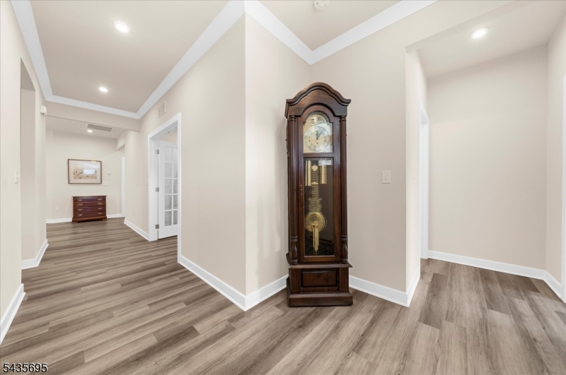 124 Club House Dr Property Photo 11