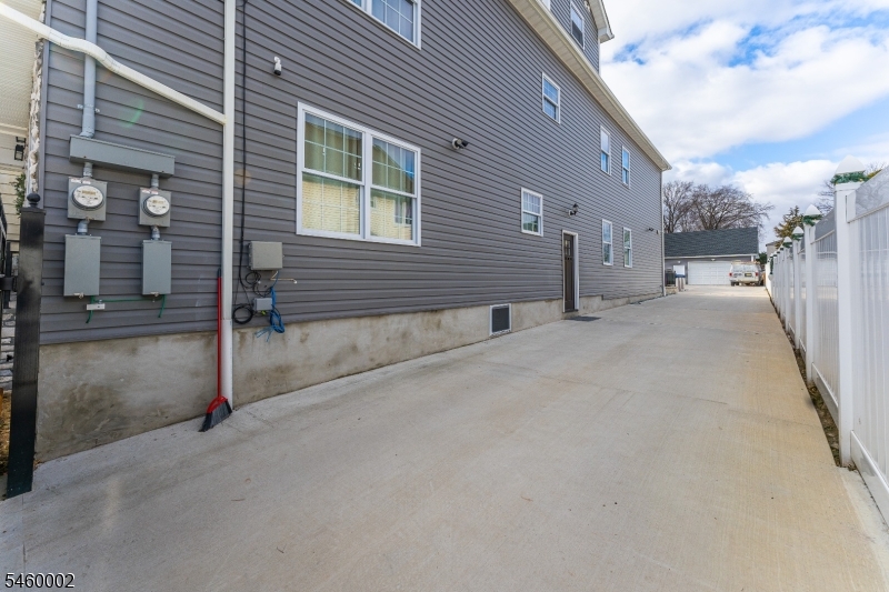 511 Grier Ave 2 Property Photo 17