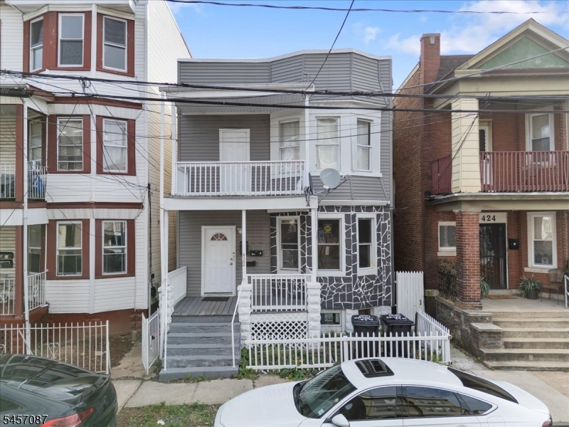 422 Jelliff Ave Property Photo 1