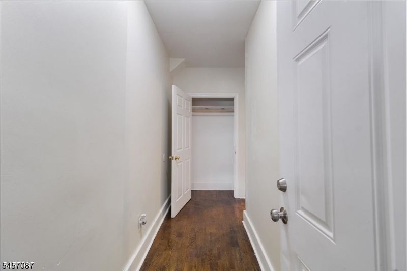 422 Jelliff Ave Property Photo 4