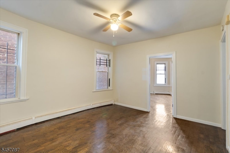 422 Jelliff Ave Property Photo 6