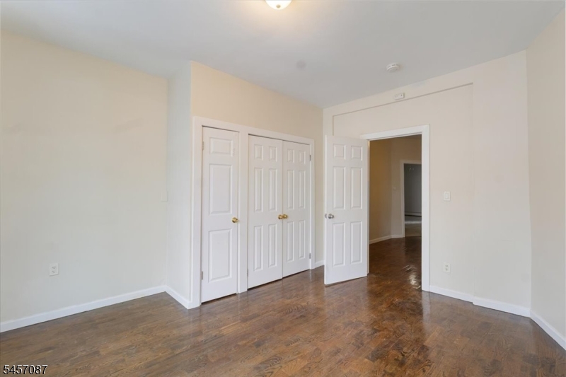 422 Jelliff Ave Property Photo 8