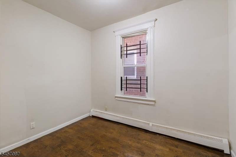 422 Jelliff Ave Property Photo 16