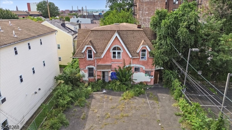 Carroll St Property Photo 1