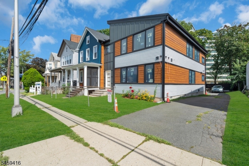 265 Washington St Property Photo 3