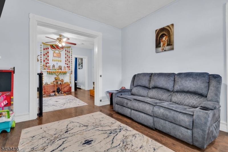 265 Washington St Property Photo 6
