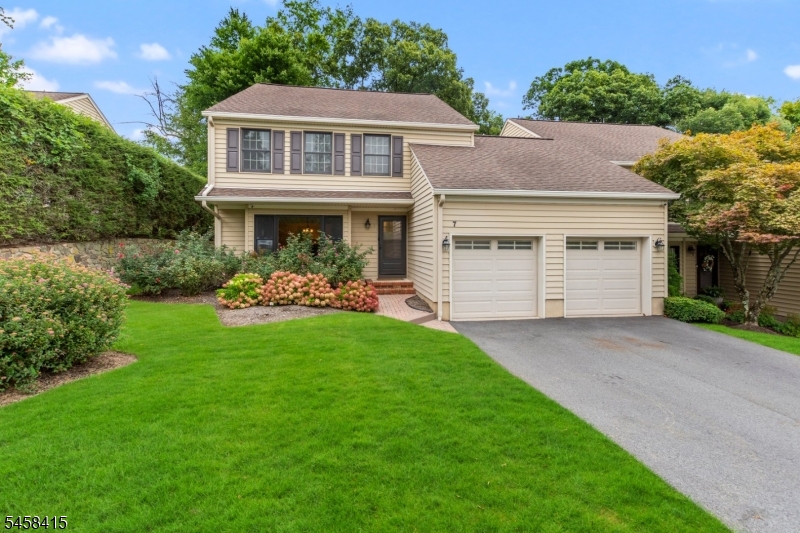 7 Shadowbrook Ln Property Photo 1