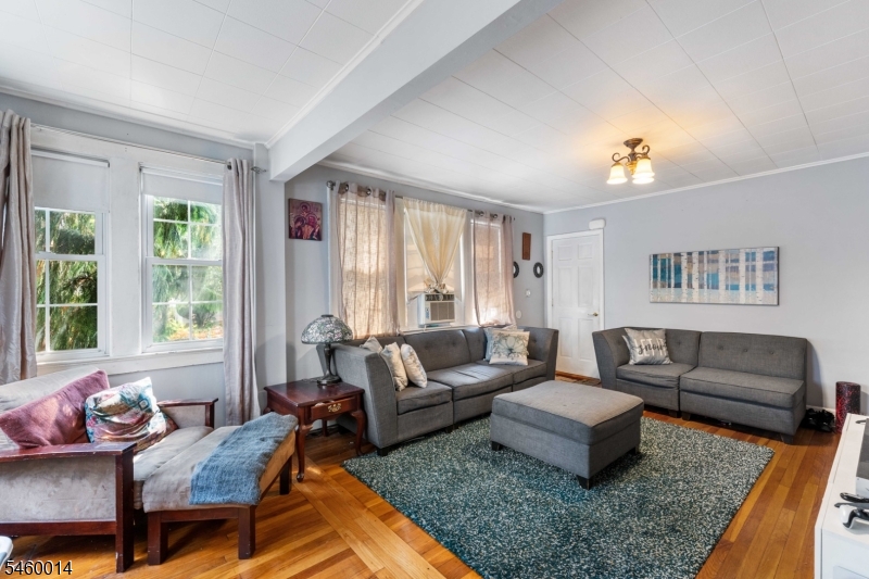 139 Coddington St Property Photo 2