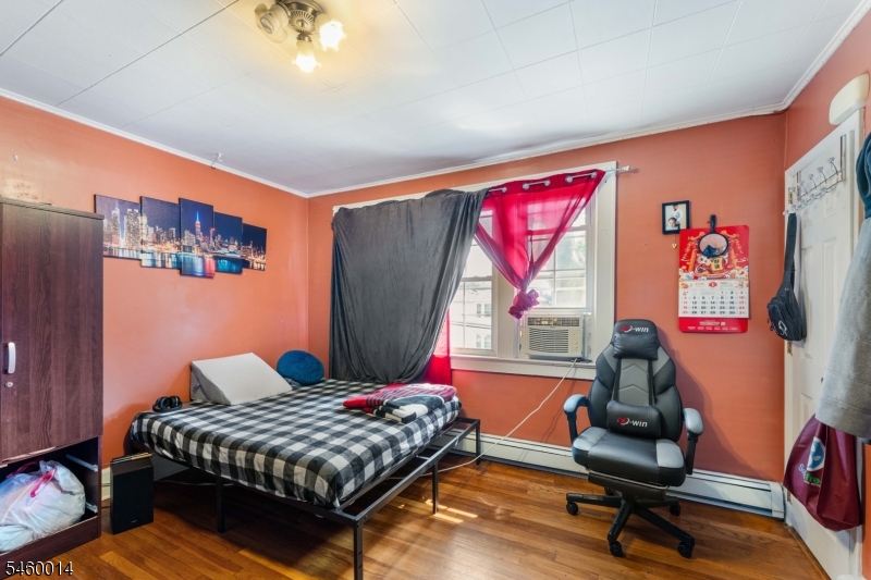 139 Coddington St Property Photo 8