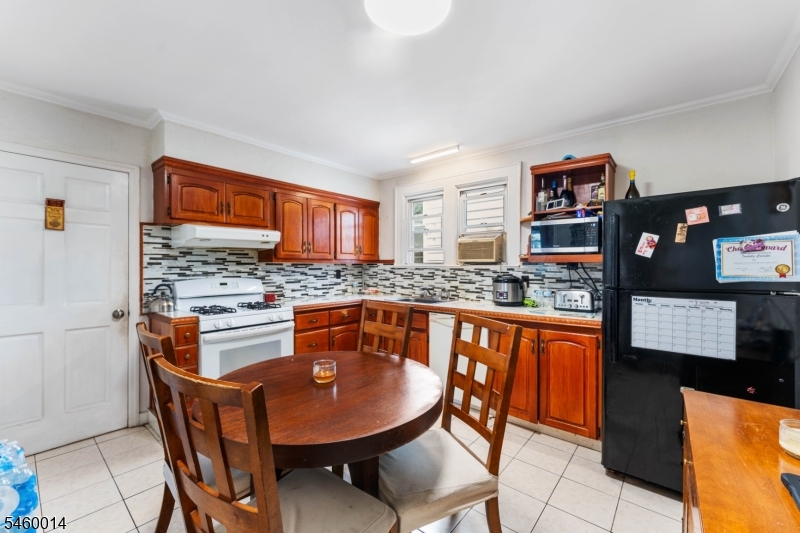 139 Coddington St Property Photo 11