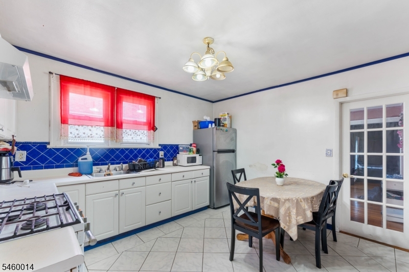 139 Coddington St Property Photo 14