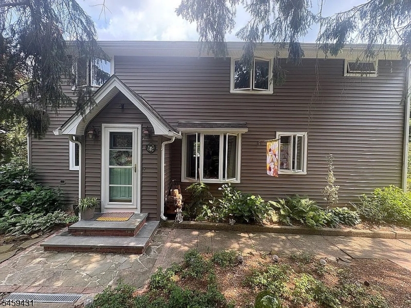 10 Balchen Way Property Photo 1