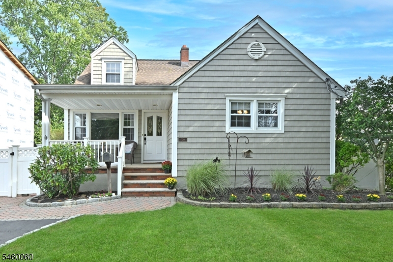 700 Evans St Property Photo 1