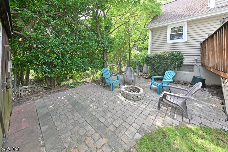 700 Evans St Property Photo 3