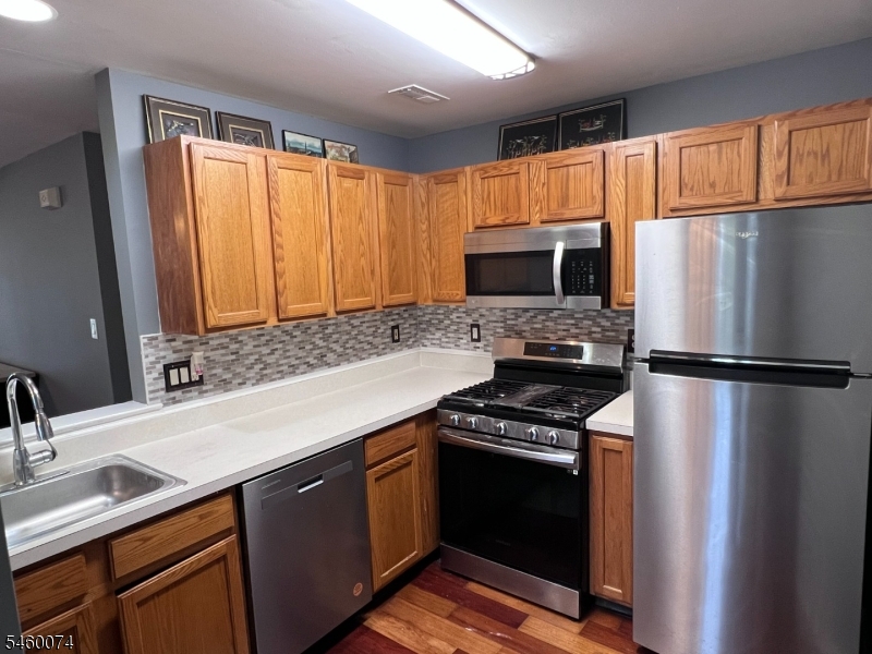 1507 Squirrel Rd Property Photo 6