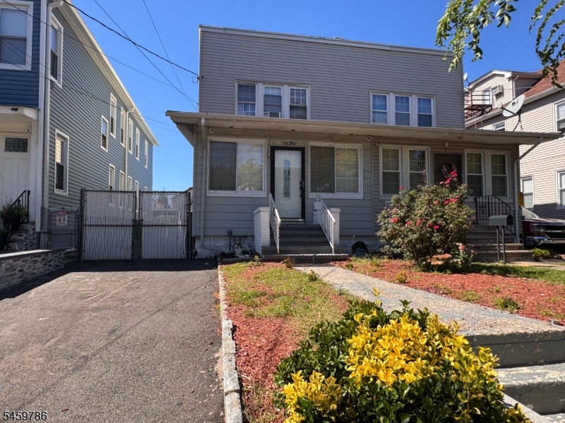 1020 Madison Ave Property Photo 1