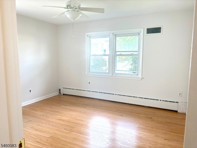 316 Sanford Ave Property Photo 10