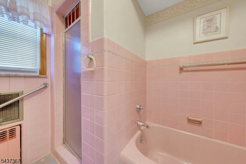 316 Sanford Ave Property Photo 12
