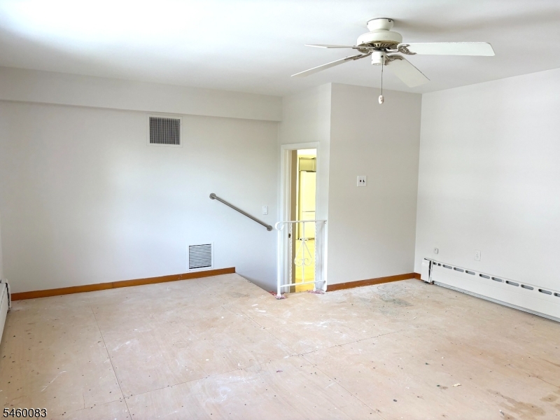 316 Sanford Ave Property Photo 14